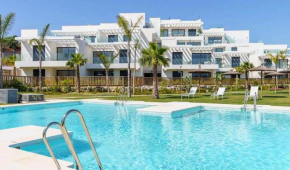 Luxury Secure Chic-Hideaway in La Cala de Mijas with Sun-Drenched Terrace, SPA & GYM